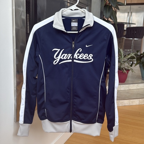 Nike New York Yankees Jacket - Picture 1 of 9
